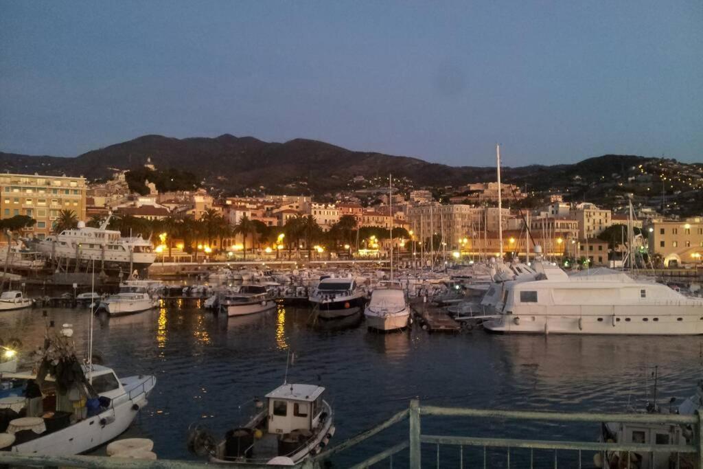 Centrally Located Apt By Harbour With Elevator Sanremo Exteriör bild