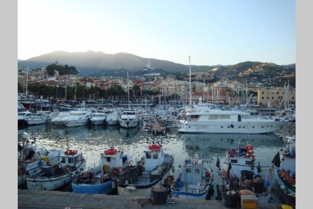 Centrally Located Apt By Harbour With Elevator Sanremo Exteriör bild